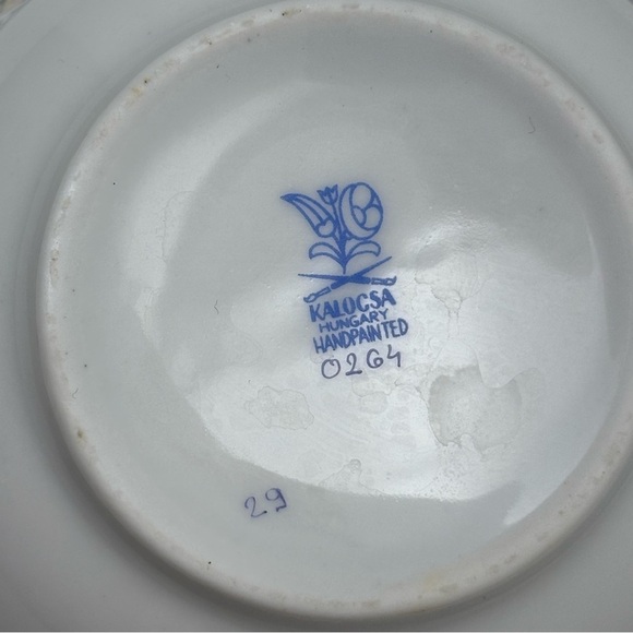 Vintage Kalocsa handpainted porcelain coffee / tea cup with retro floral design - Picture 3 of 10